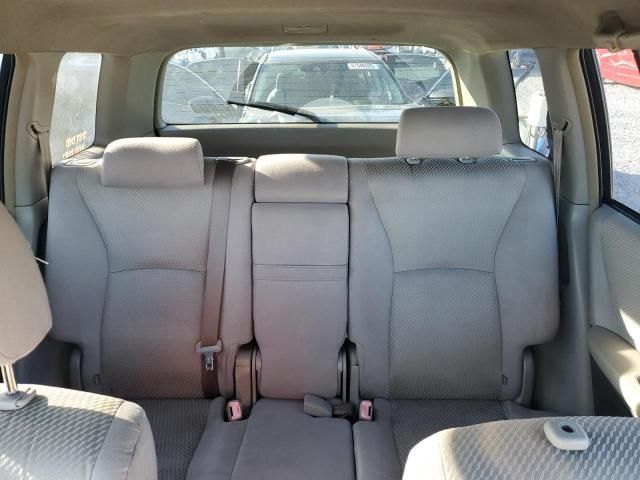 2004 Toyota Highlander Base