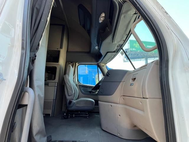 2016 Freightliner Cascadia 125