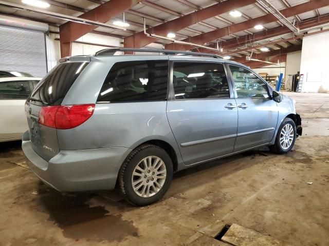 2010 Toyota Sienna XLE