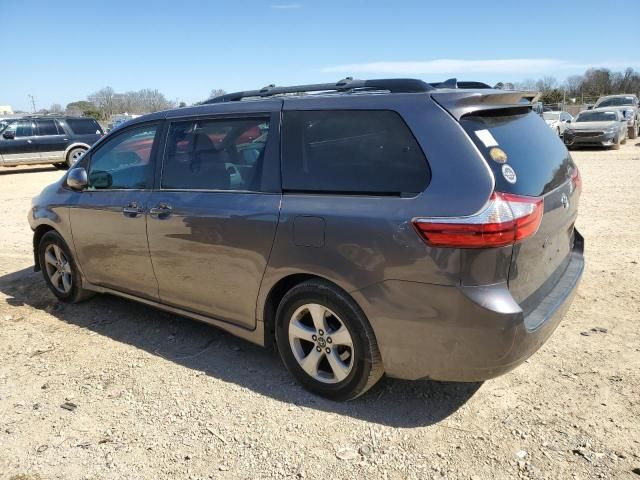 2018 Toyota Sienna LE