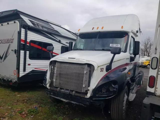 2014 Freightliner Cascadia Semi Truck