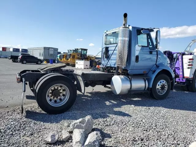 2013 International 8600 Semi Truck