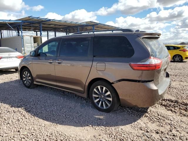 2018 Toyota Sienna XLE