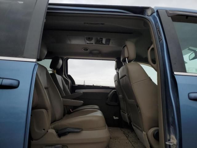 2012 Volkswagen Routan SE