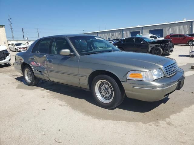 2001 Ford Crown Victoria LX