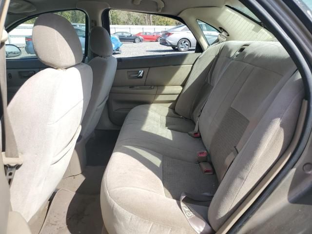 2003 Ford Taurus SE