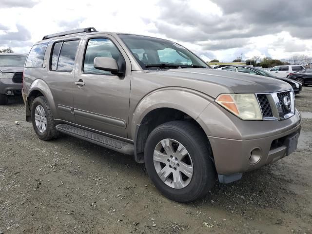 2005 Nissan Pathfinder LE