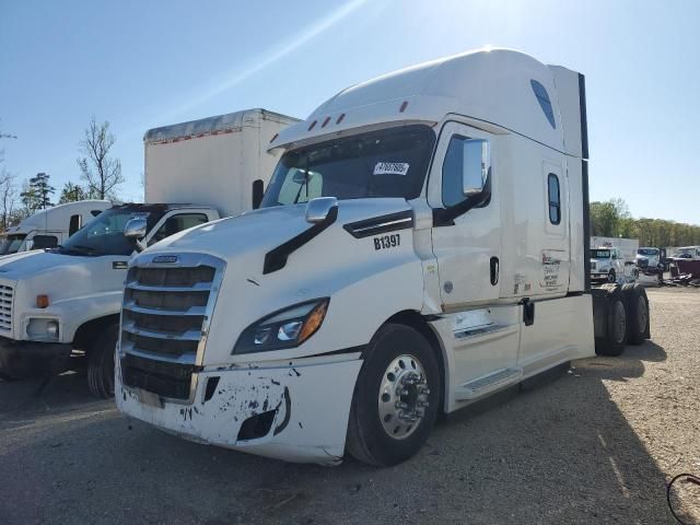 2019 Freightliner Cascadia 126