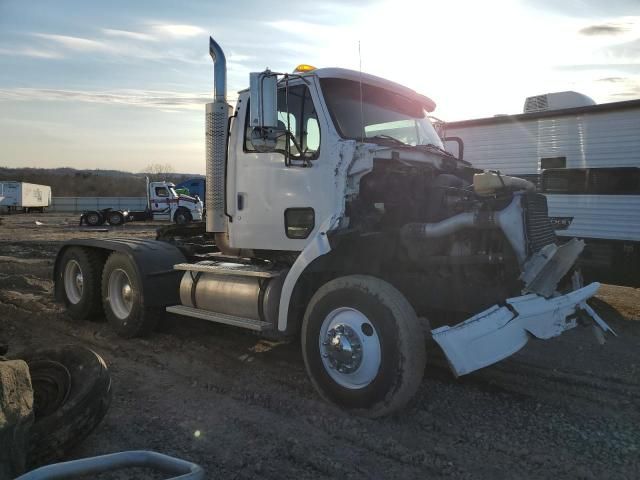 1998 Ford LA9000 Semi Truck