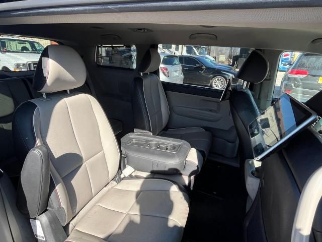 2019 KIA Sedona LX