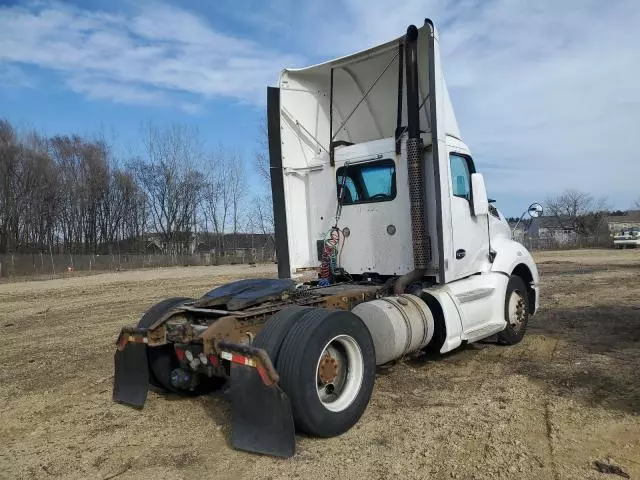 2014 Kenworth T680 Semi Truck