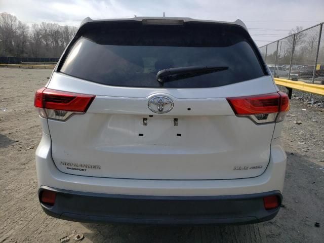 2017 Toyota Highlander SE