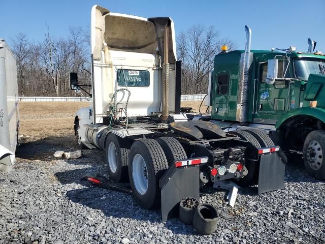 2013 Kenworth Construction T660