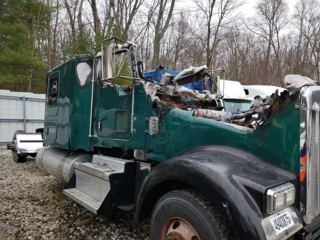 2018 Kenworth Construction W900