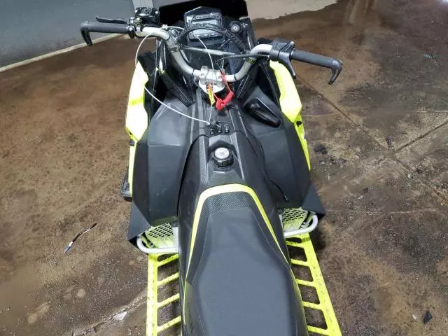 2019 Polaris RMK