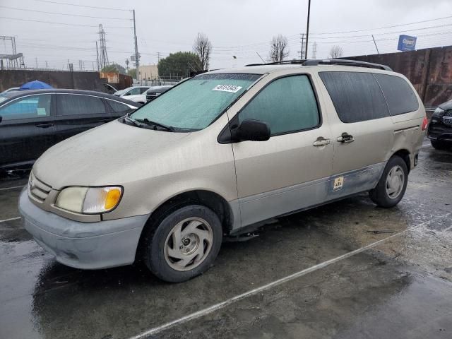 2001 Toyota Sienna LE