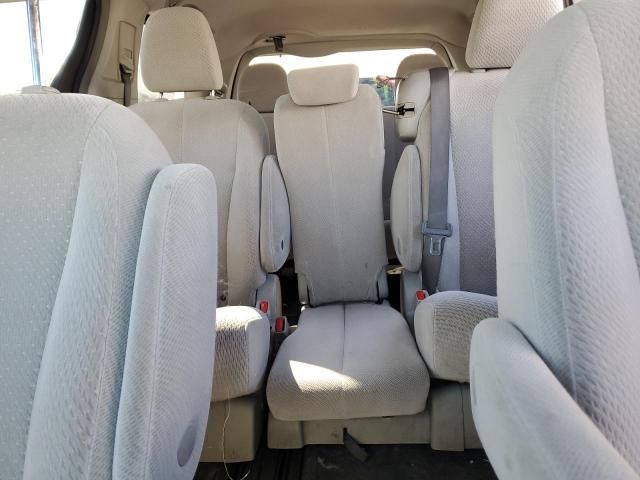 2013 Toyota Sienna LE