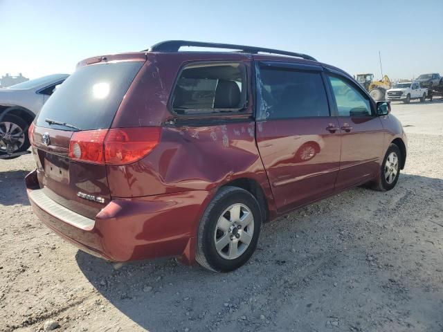 2010 Toyota Sienna XLE