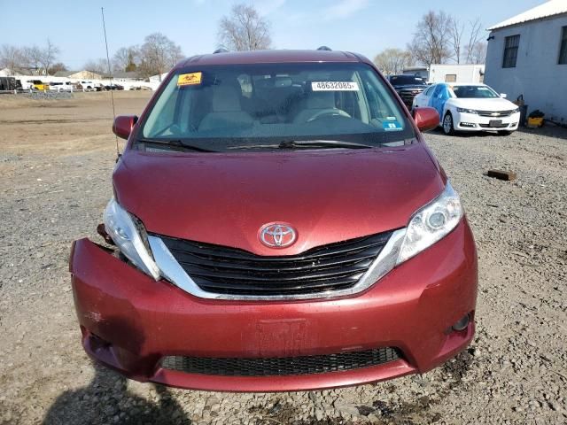 2014 Toyota Sienna LE