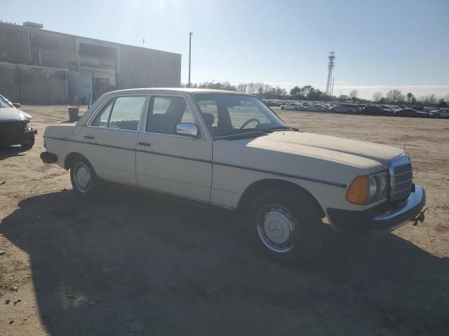 1980 Mercedes-Benz Sedan