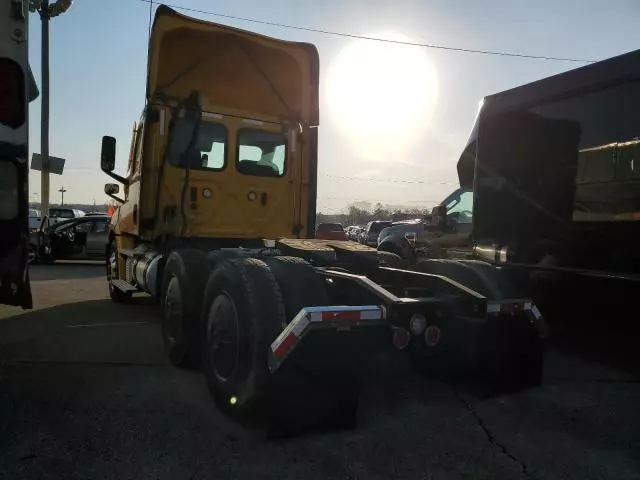 2022 Freightliner Cascadia Semi Truck