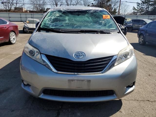 2013 Toyota Sienna LE