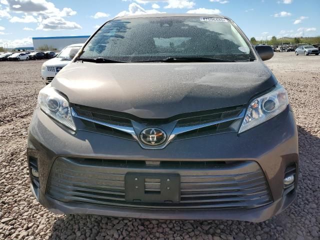 2018 Toyota Sienna XLE