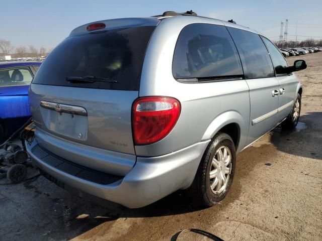 2005 Chrysler Town & Country Touring