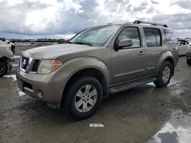 2005 Nissan Pathfinder LE