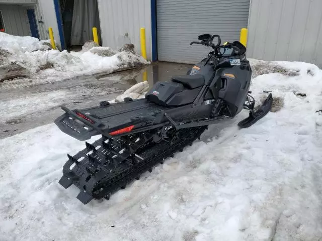 2024 Skidoo 2024 Skidoo Snowbmobil