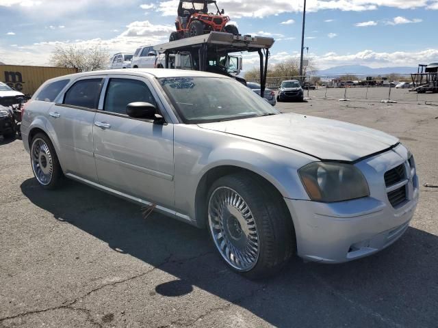 2005 Dodge Magnum SE