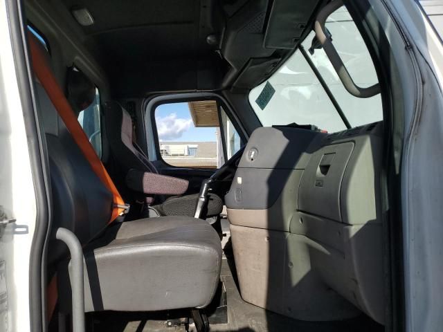 2014 Freightliner Cascadia Truck Cab AND Chassis