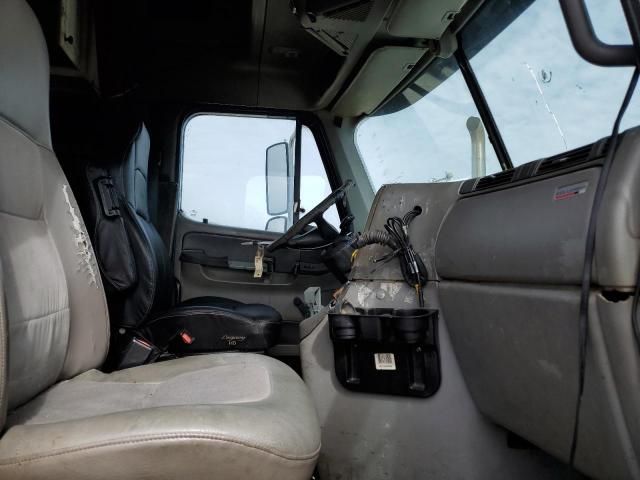 2005 Freightliner Columbia 120 Semi Truck