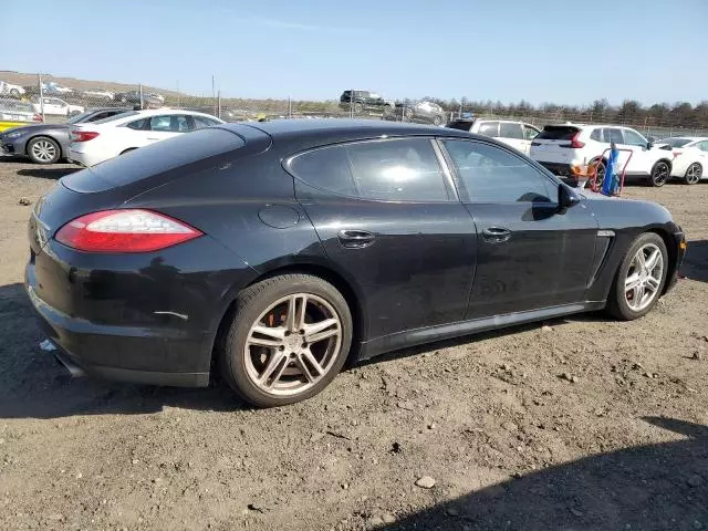 2011 Porsche Panamera 2