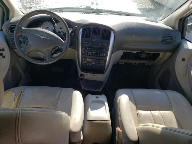 2005 Chrysler Town & Country Touring