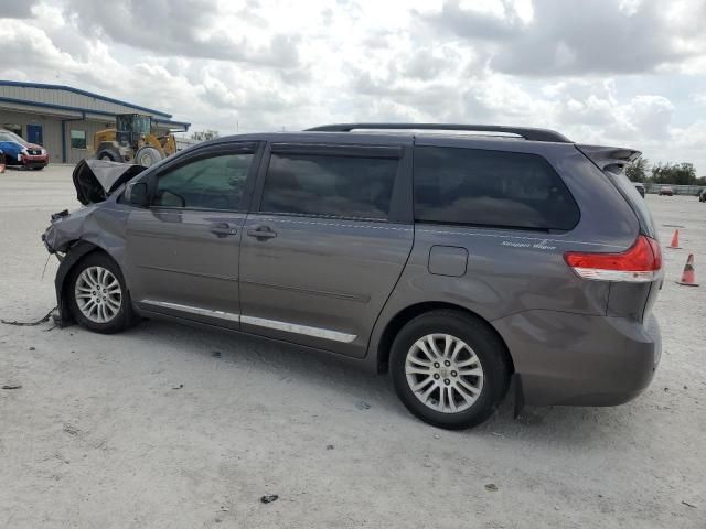 2013 Toyota Sienna XLE