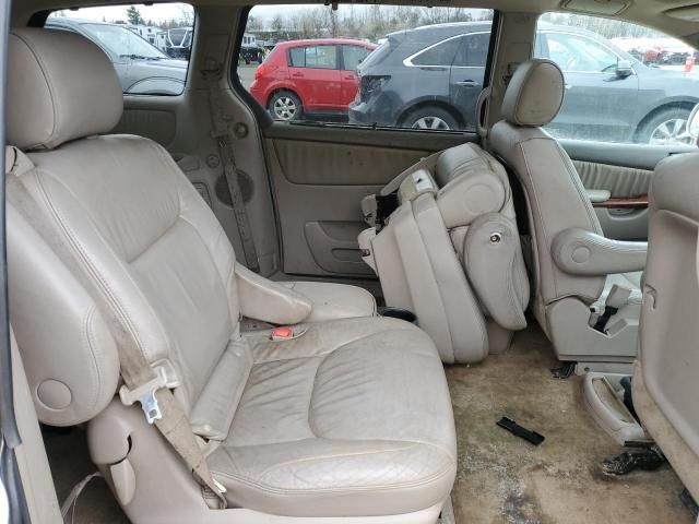 2005 Toyota Sienna XLE