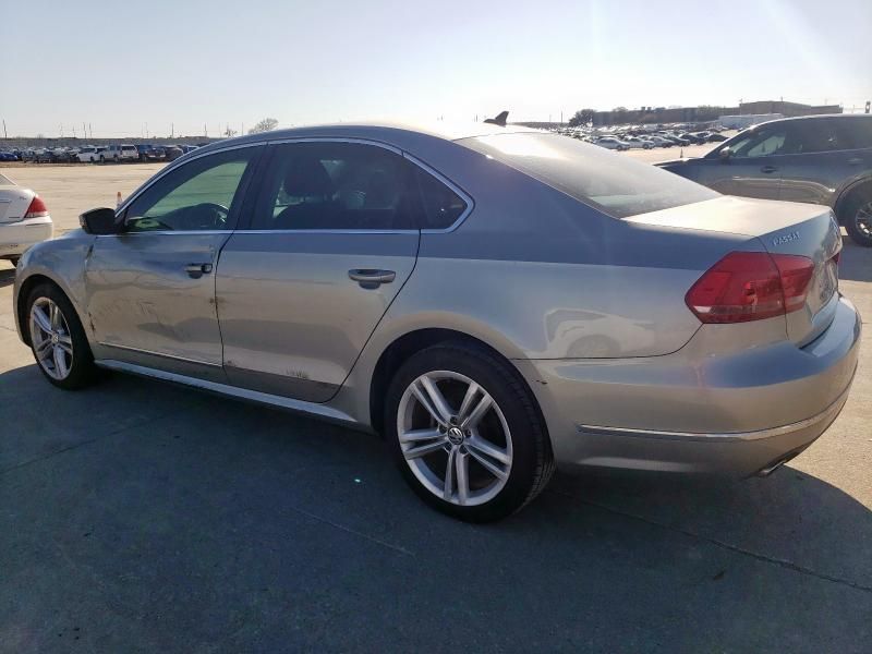 2013 Volkswagen Passat SEL