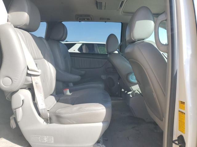 2010 Toyota Sienna XLE