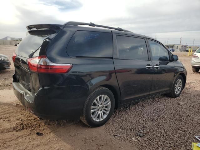 2017 Toyota Sienna XLE