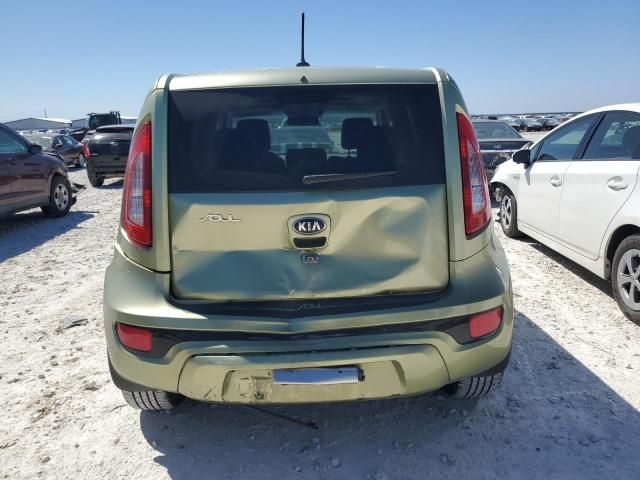 2013 KIA Soul +