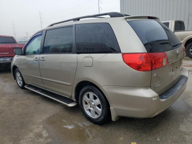 2009 Toyota Sienna CE