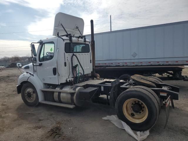 2015 Freightliner Business Class M2 112 Semi Truck