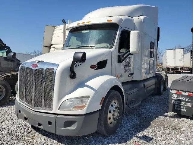 2019 Peterbilt 579 Semi Truck