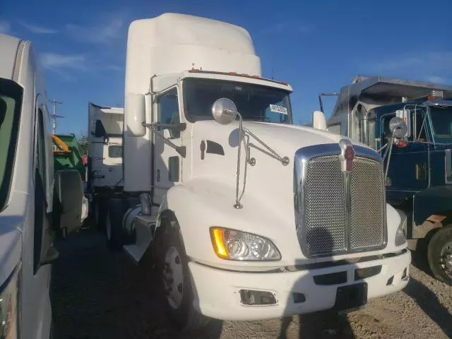 2013 Kenworth T660 Semi Truck