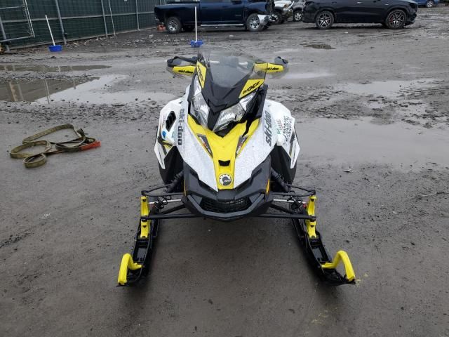 2016 Skidoo 2016 Skidoo REV