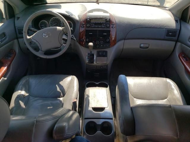 2005 Toyota Sienna XLE