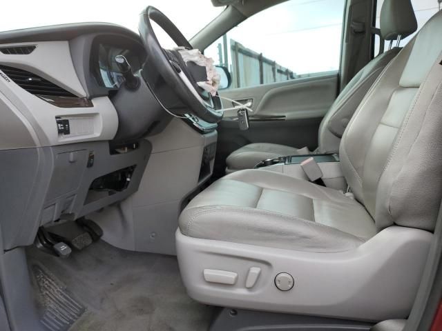 2018 Toyota Sienna XLE