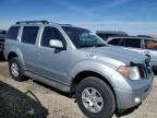 2005 Nissan Pathfinder LE