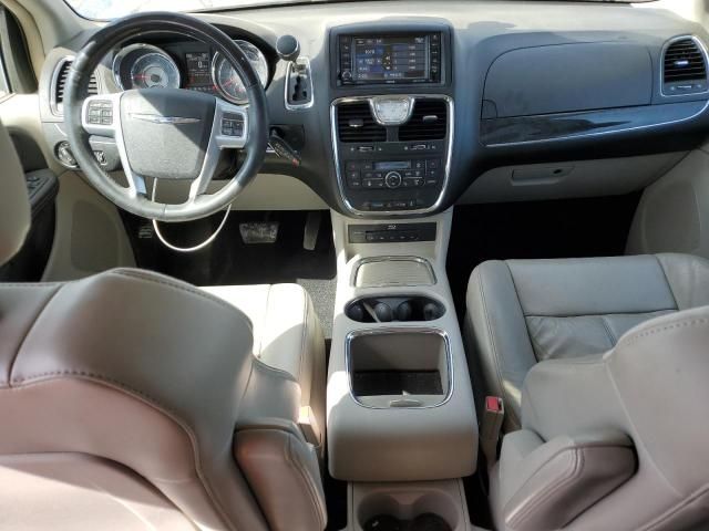 2013 Chrysler Town & Country Limited